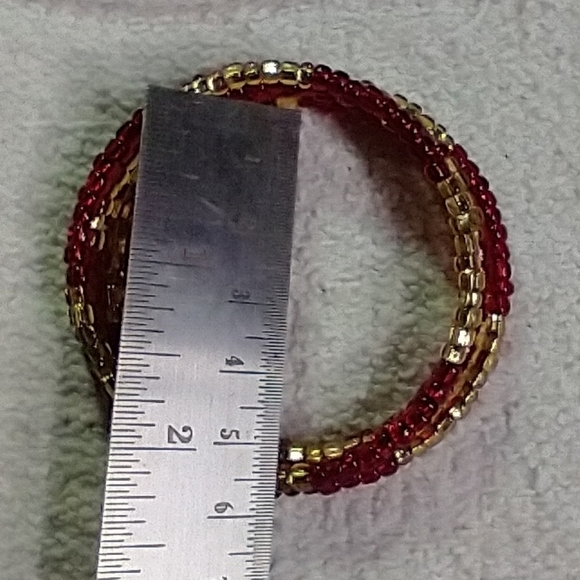 Yellow 💛 red ♥️ beaded wire bangle bracelet - Picture 2 of 4